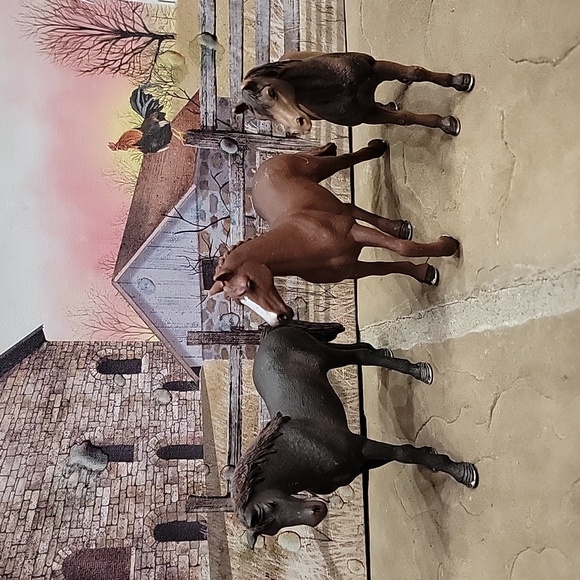 3 Schleich Horses - Picture 1 of 4
